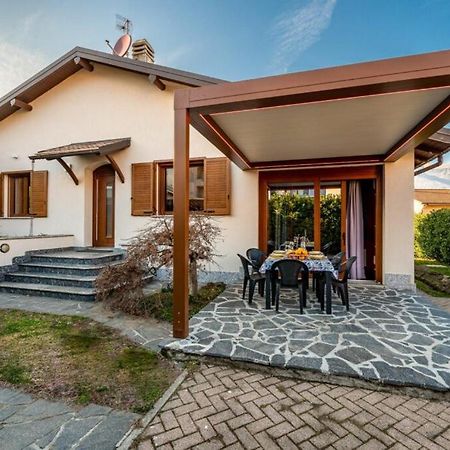 Villa Iris -Pet Friendly Stay - Garden - Private Parking- Bike Friendly Holiday House Colico Exteriör bild