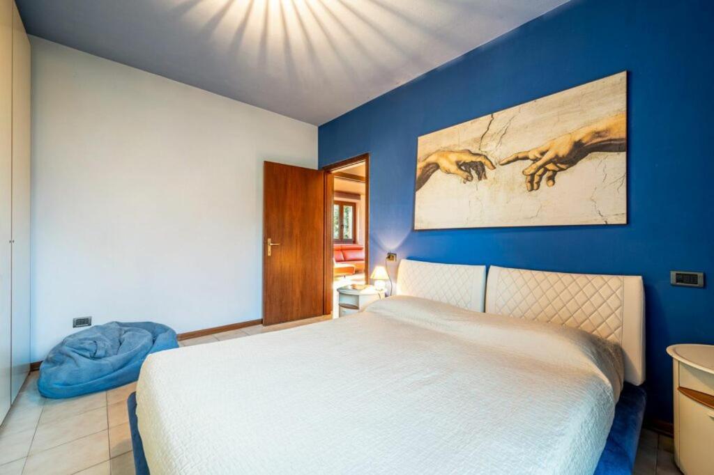 Villa Iris -Pet Friendly Stay - Garden - Private Parking- Bike Friendly Holiday House Colico Exteriör bild