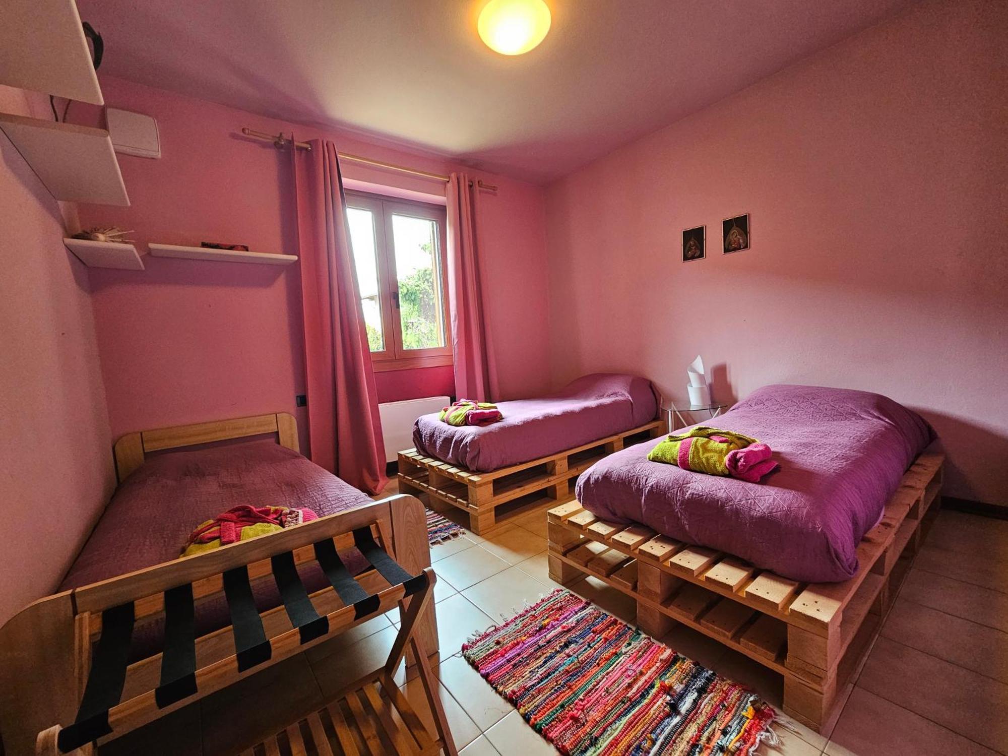 Villa Iris -Pet Friendly Stay - Garden - Private Parking- Bike Friendly Holiday House Colico Exteriör bild