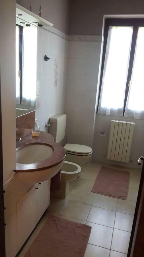 Villa Iris -Pet Friendly Stay - Garden - Private Parking- Bike Friendly Holiday House Colico Exteriör bild